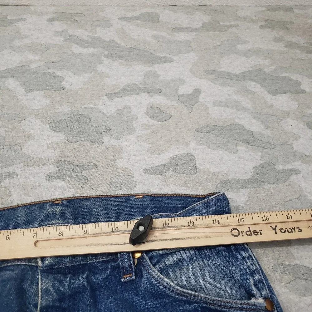 Vintage Wrangler 13MWZ Jeans Mens 32x34 Blue 13MWZ Whiskered Cowboy Cut Western
